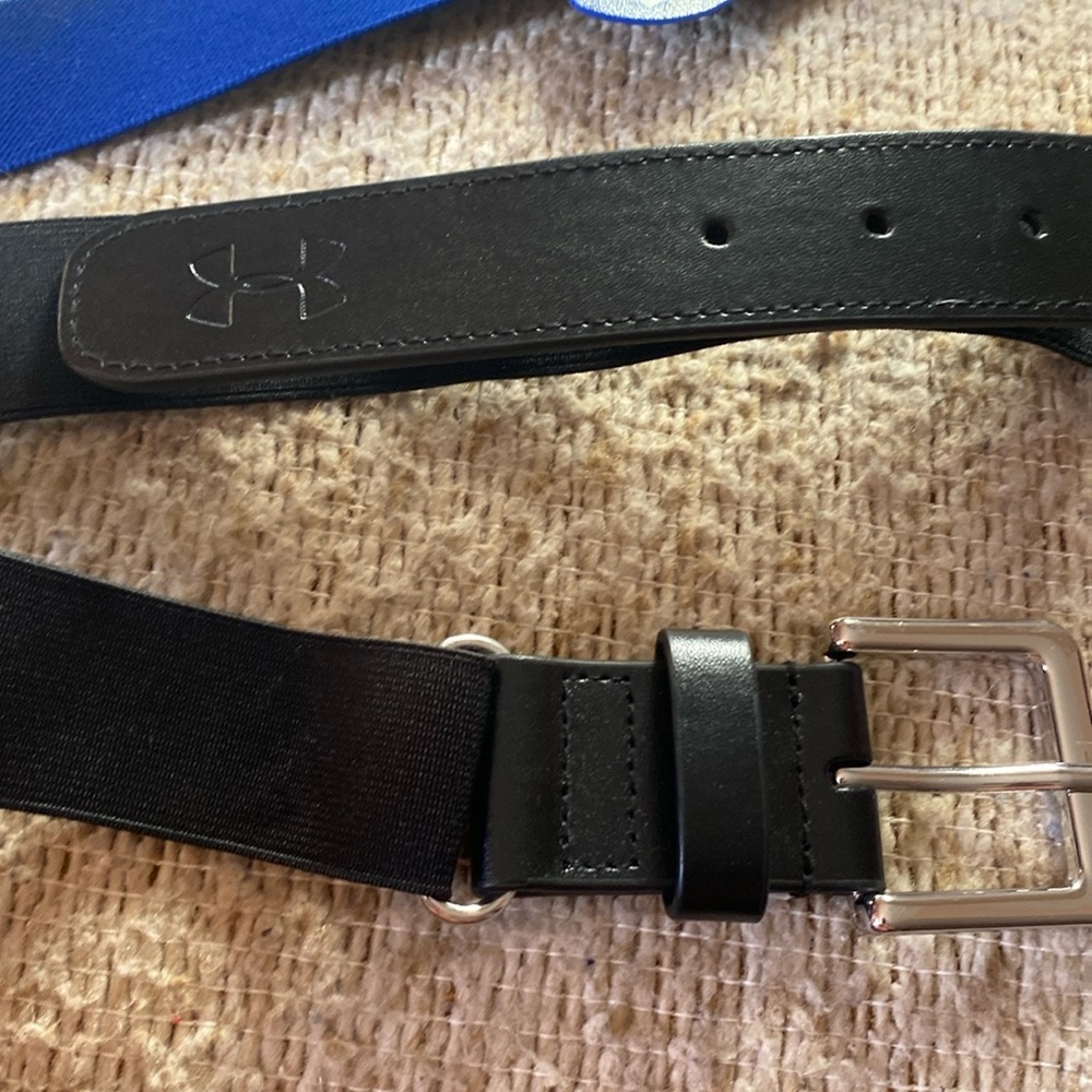 Black under Armour, baseball belt, boys medium